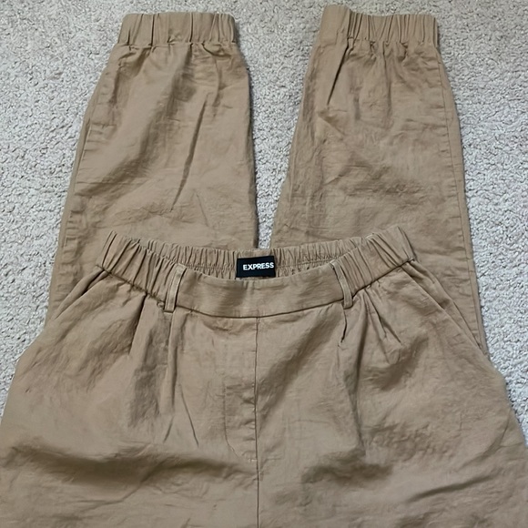 EXPRESS khaki Jogger Pants ! - Picture 4 of 9
